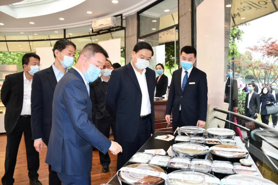 王凤朝副省长赴省尊龙凯时集团调研 疫情防控、生产经营和改革发展工作