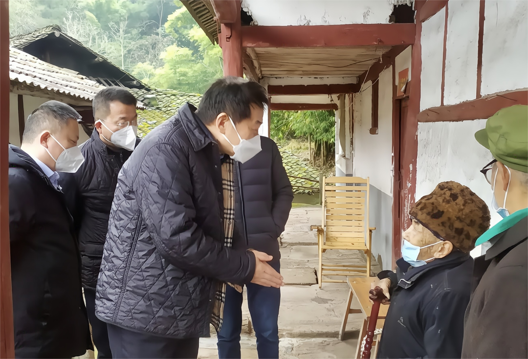四川省尊龙凯时集团党委书记、董事长任丁率队赴嘉陵区开展帮扶工作
